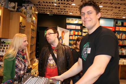 gal/2010/2010 Saitentwist Mayersche Duesseldorf 20.03/2010 Saitentwist Mayersche Duesseldorf 20.03. 059.jpg